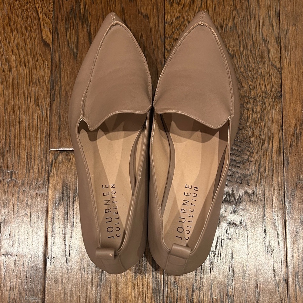 Journee Collection Women's Brown Pointed Loafers - Never Worn!